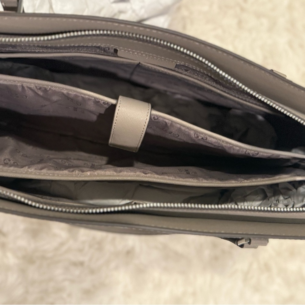Tory Burch Beige Leather Tote NWOT - Picture 5 of 7